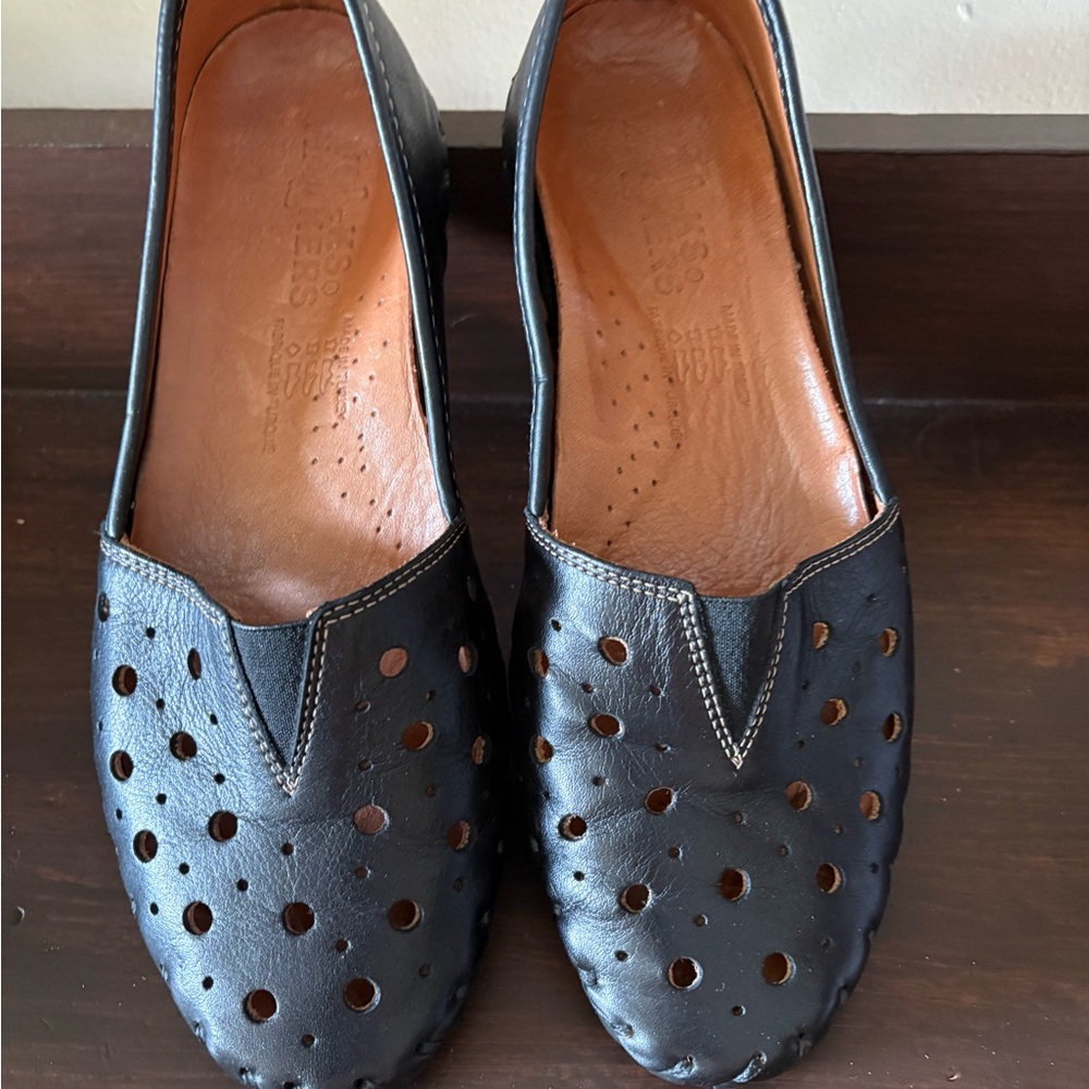 Stylish Black Leather Flats